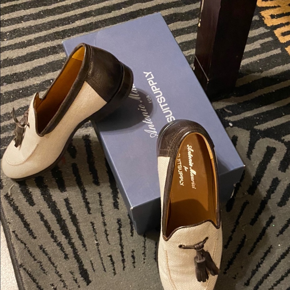 Men Shoe - Picture 3 of 3